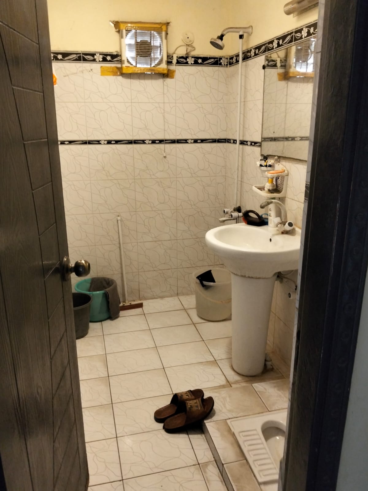 Gulshan-e-Iqbal Block-7 Allah Noor Apartment 3 Bed