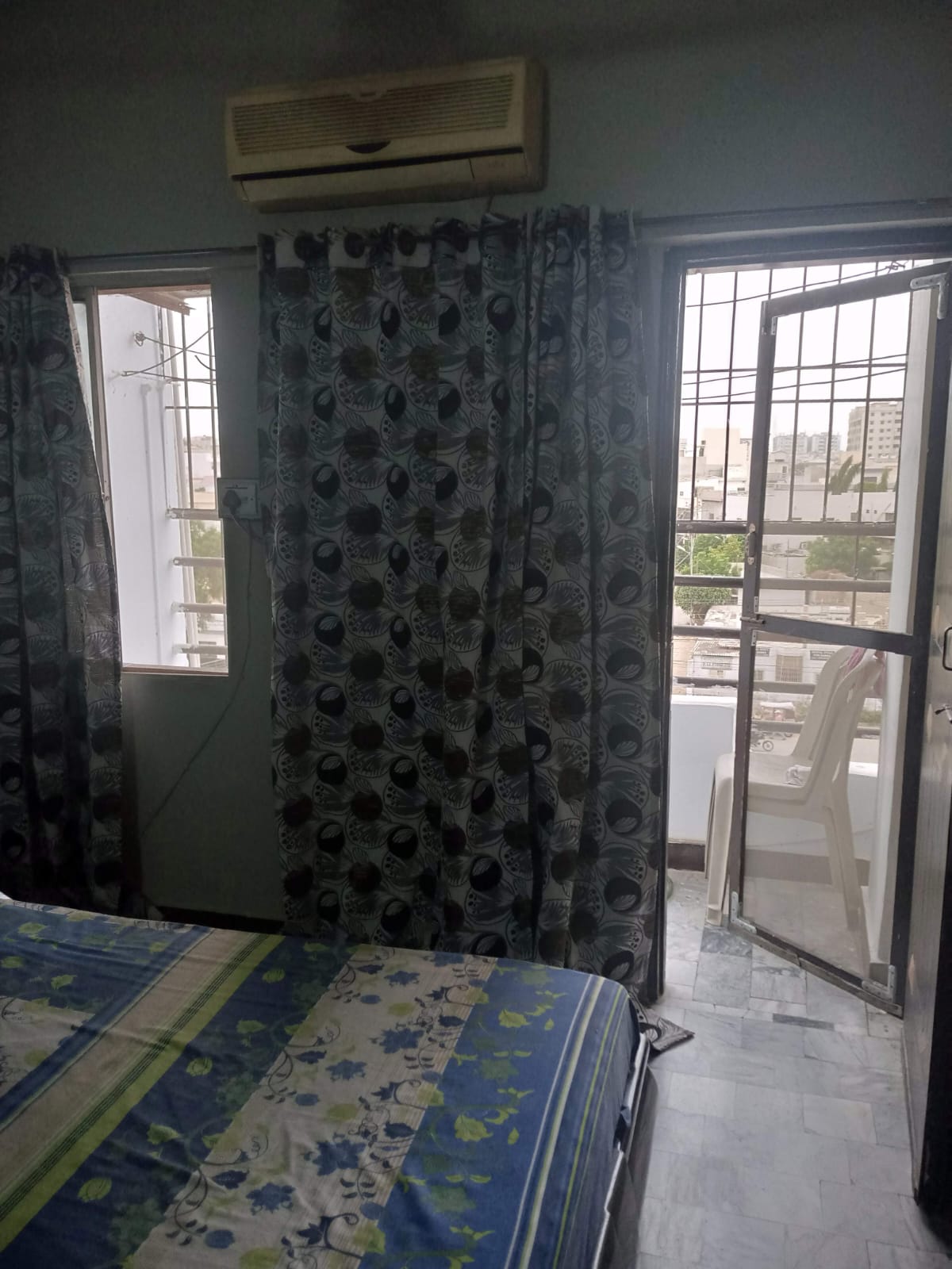 Alam Shah Bukhari apartment 3 bed DD, 1450 sq fit, 4th floor, Gulistan-e-Johar, block 19 Karachi