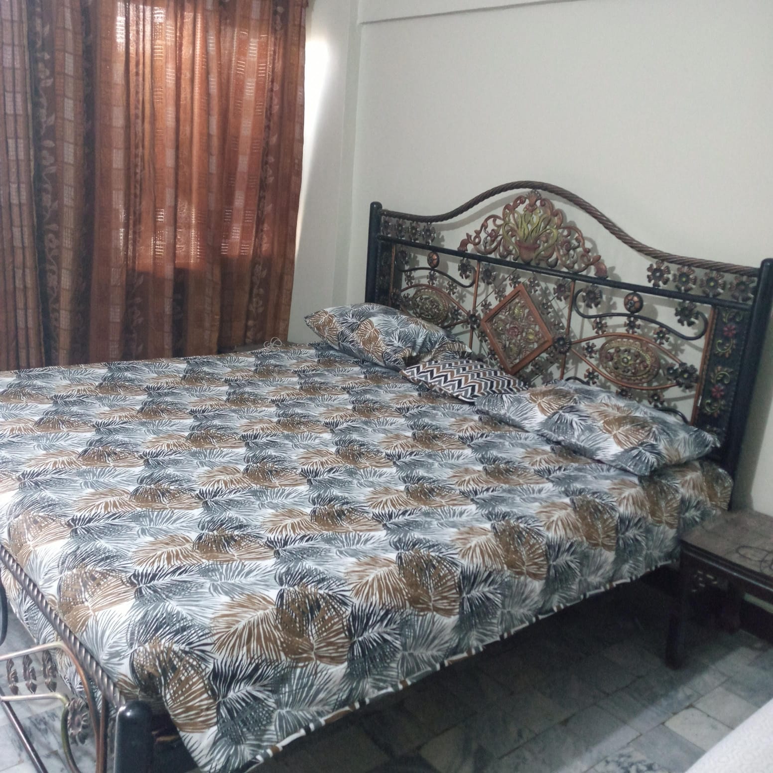 Alam Shah Bukhari apartment 3 bed DD, 1450 sq fit, 4th floor, Gulistan-e-Johar, block 19 Karachi
