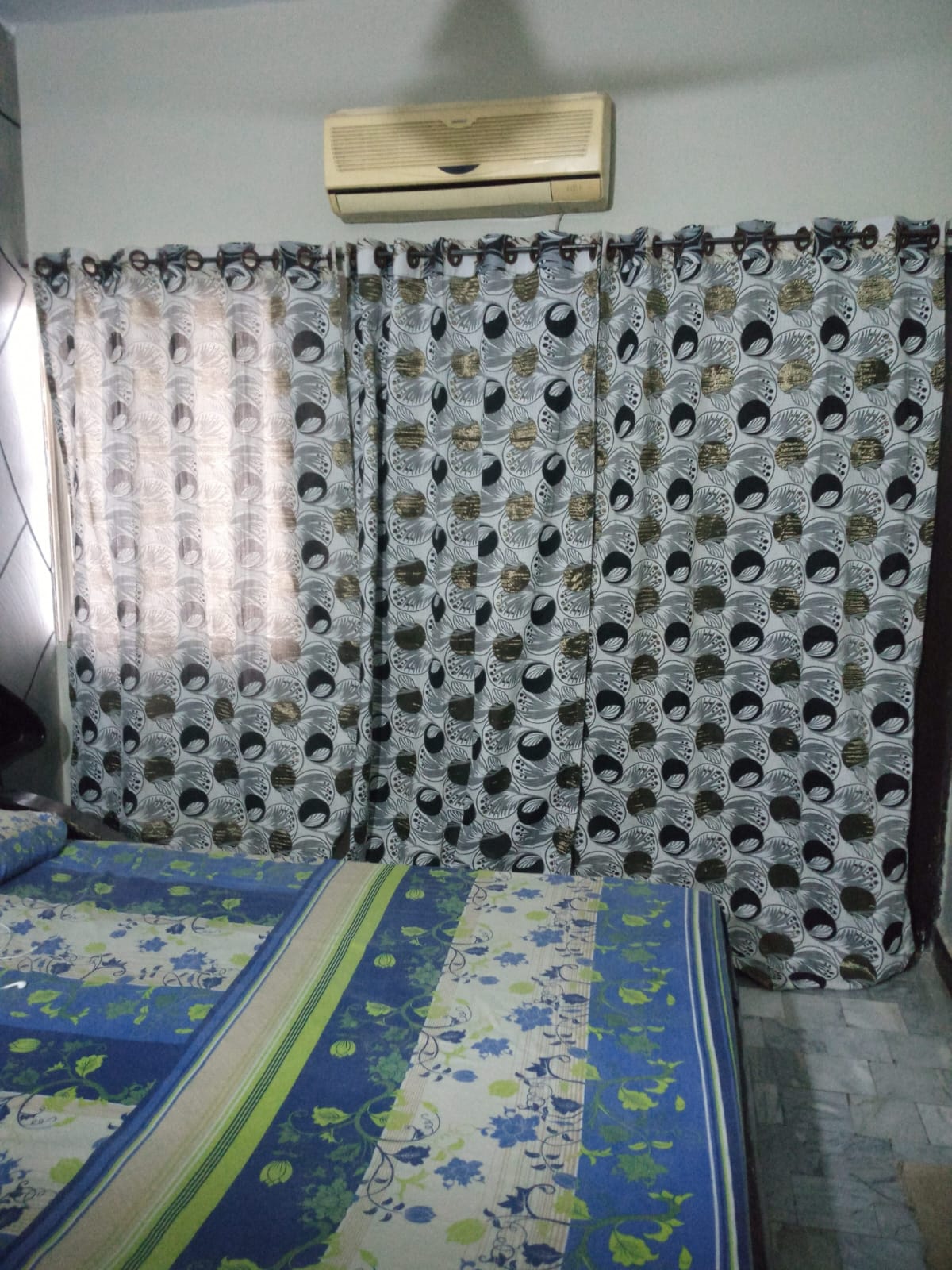 Alam Shah Bukhari apartment 3 bed DD, 1450 sq fit, 4th floor, Gulistan-e-Johar, block 19 Karachi