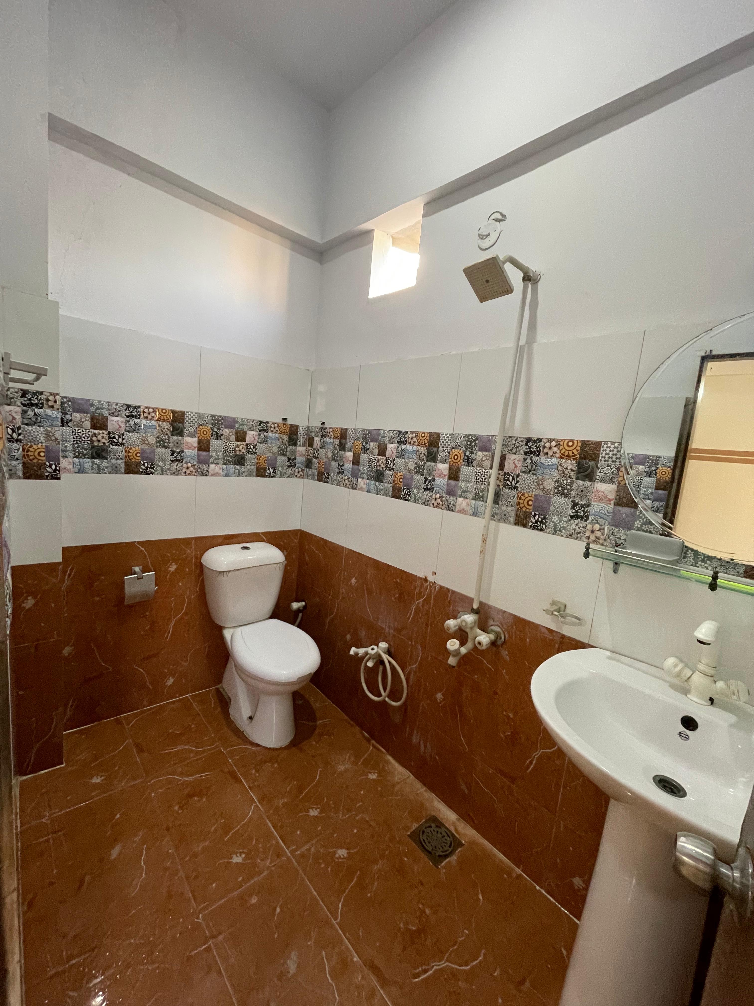 Luxury 3 Bed DD Flat for Sale, Model Colony Karachi
