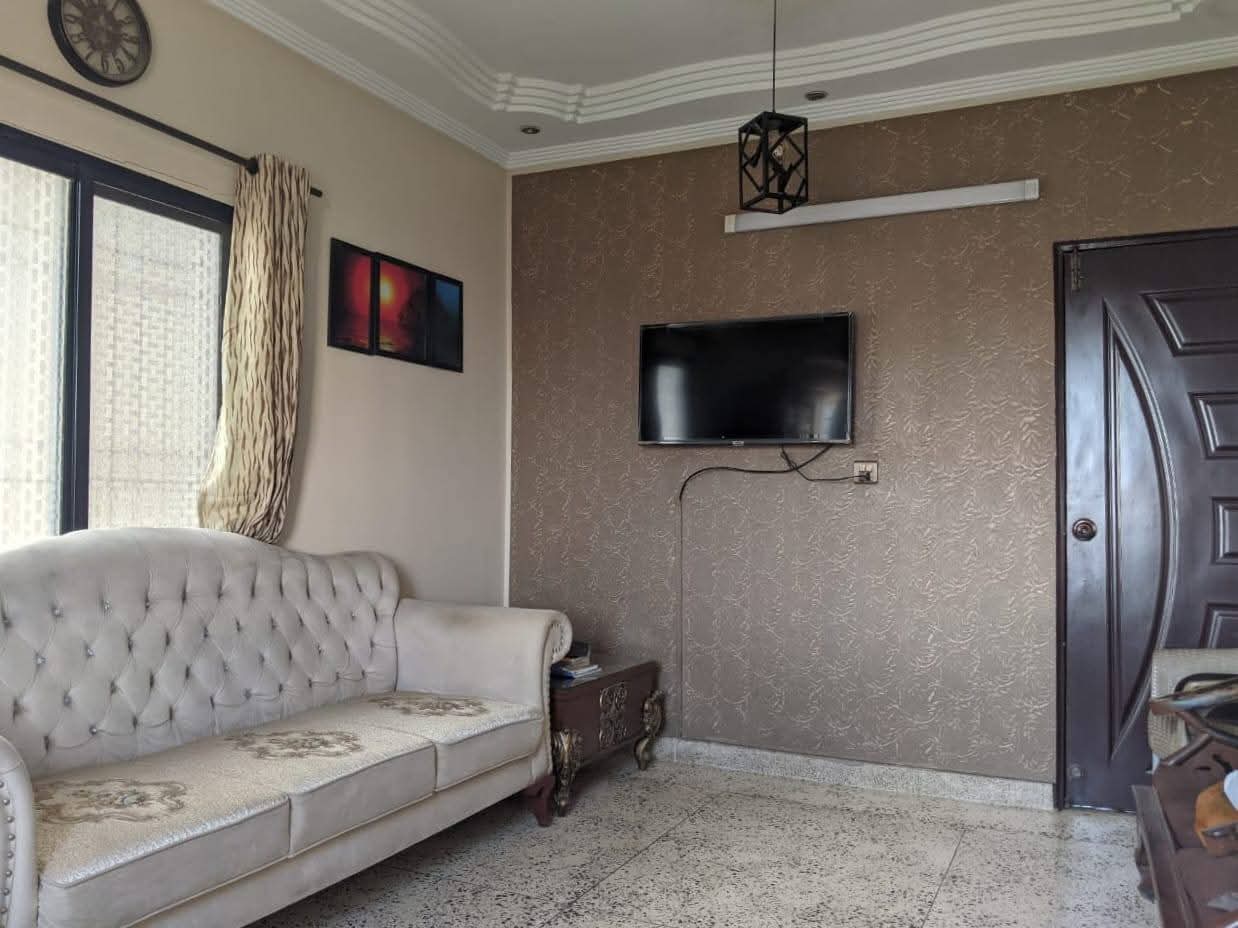 2 Bed dd Gulistan e johar near sheikh zayed university