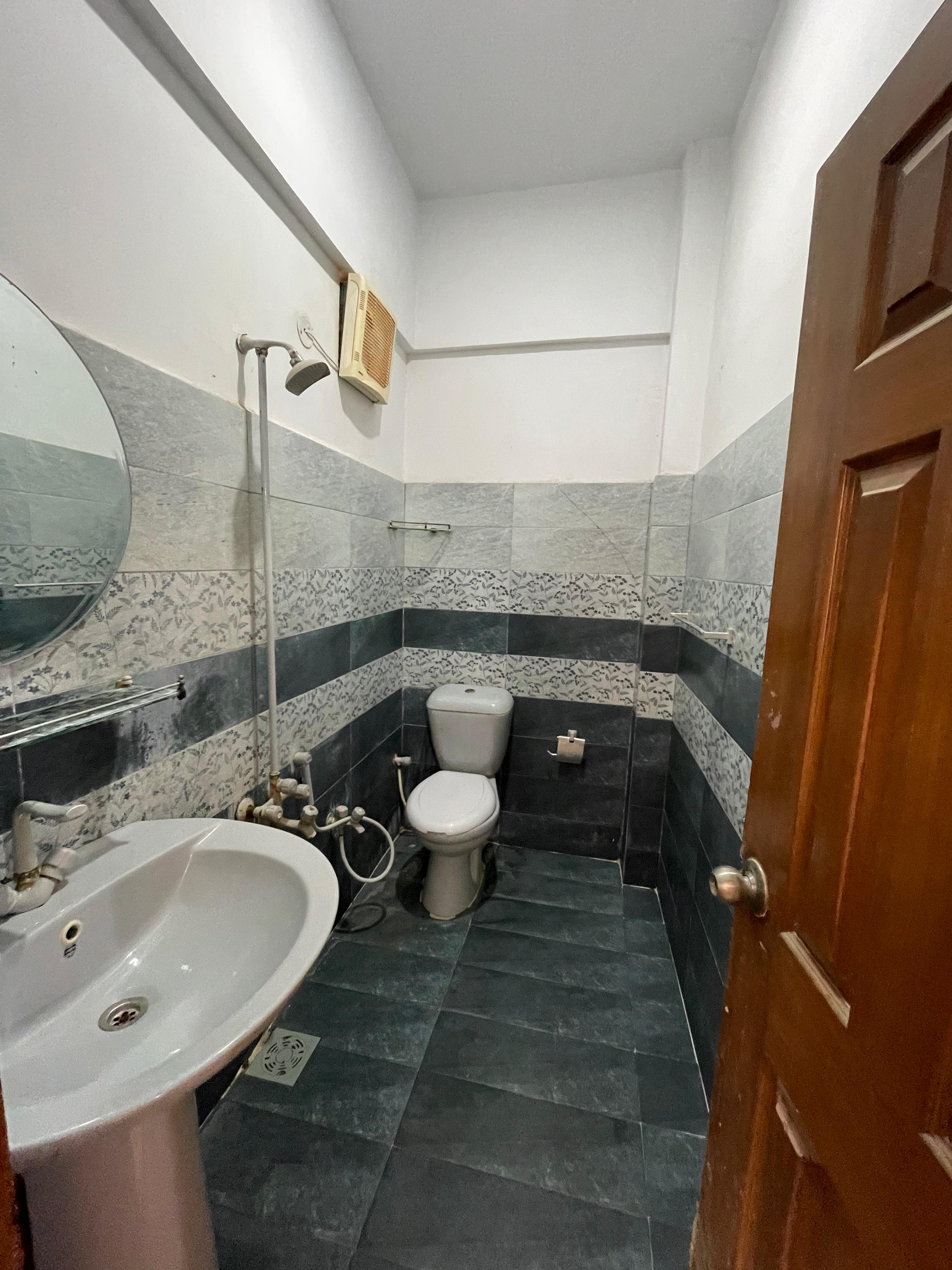 Luxury 3 Bed DD Flat for Sale, Model Colony Karachi