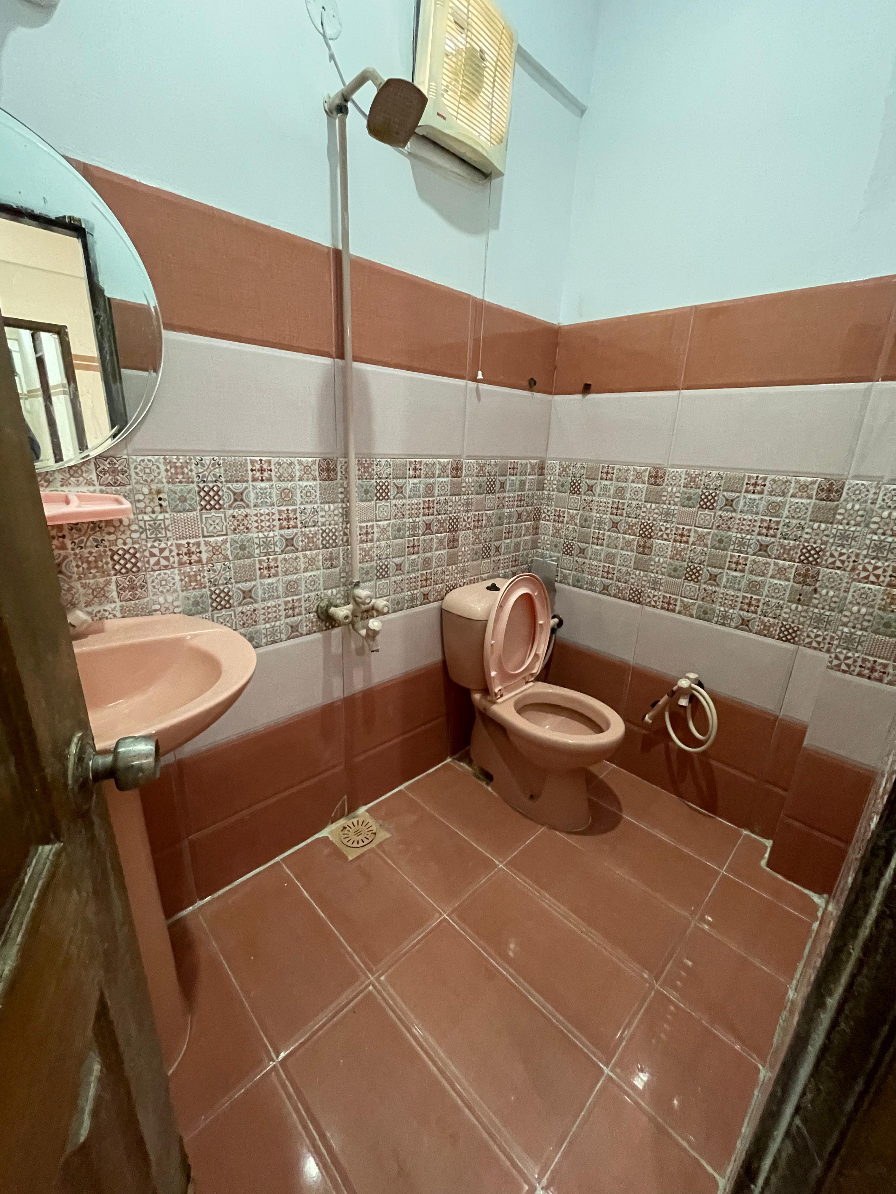 Luxury 3 Bed DD Flat for Sale, Model Colony Karachi