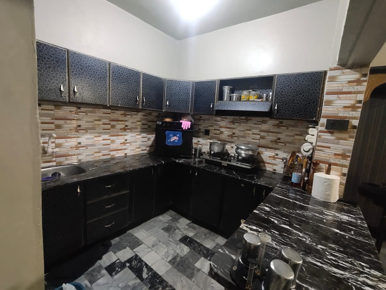 Alam Shah Bukhari apartment 3 bed DD, 1450 sq fit, 4th floor, Gulistan-e-Johar, block 19 Karachi