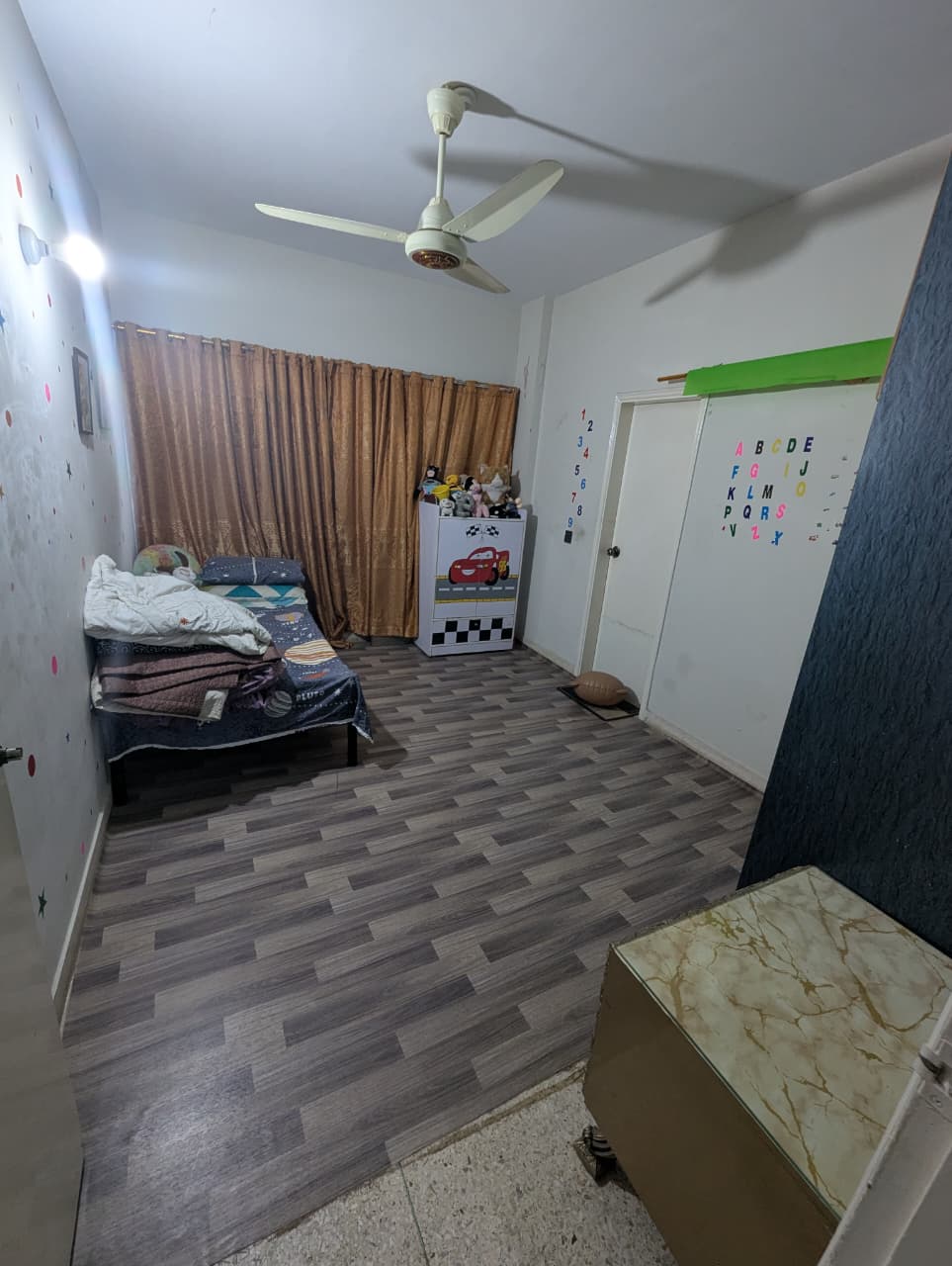 Gulshan-e-Iqbal Block 10-A 2- Bed dd