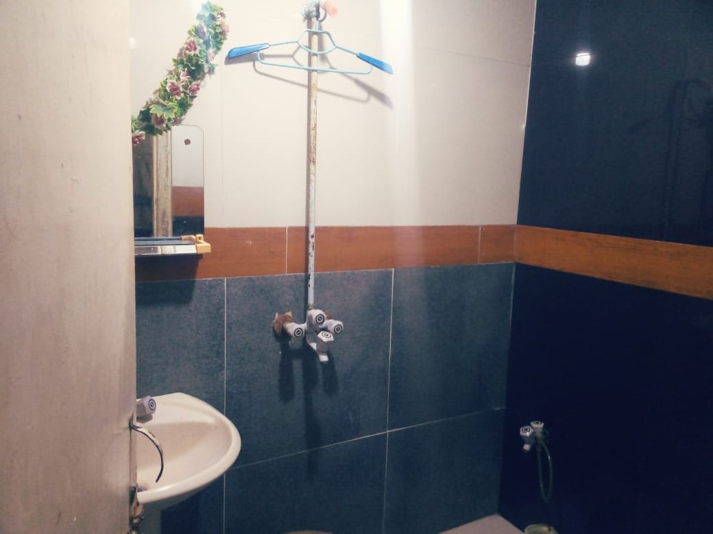 Simon view apartment 2 bed lounge 3rd floor Gulistan-e-Johar Block 19 Karachi.