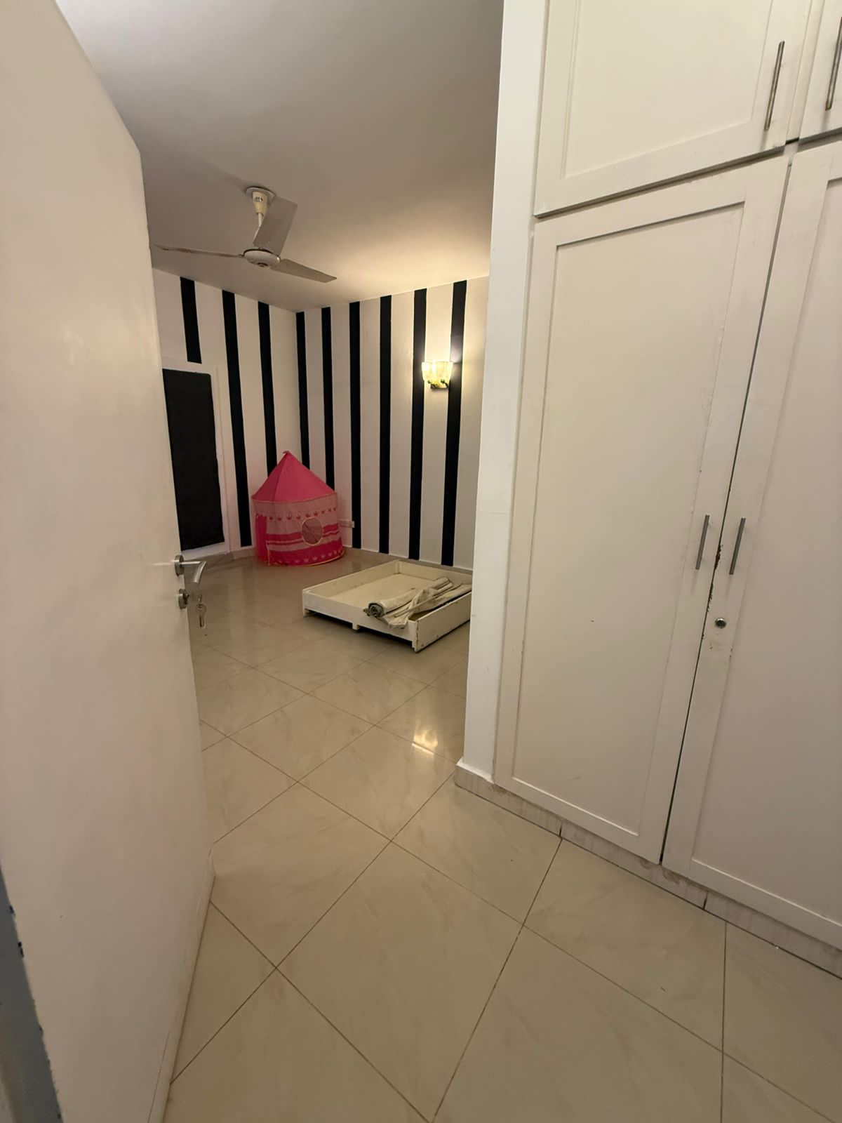 4 BED DD ART COMMERICAL  DHA PHASE 4