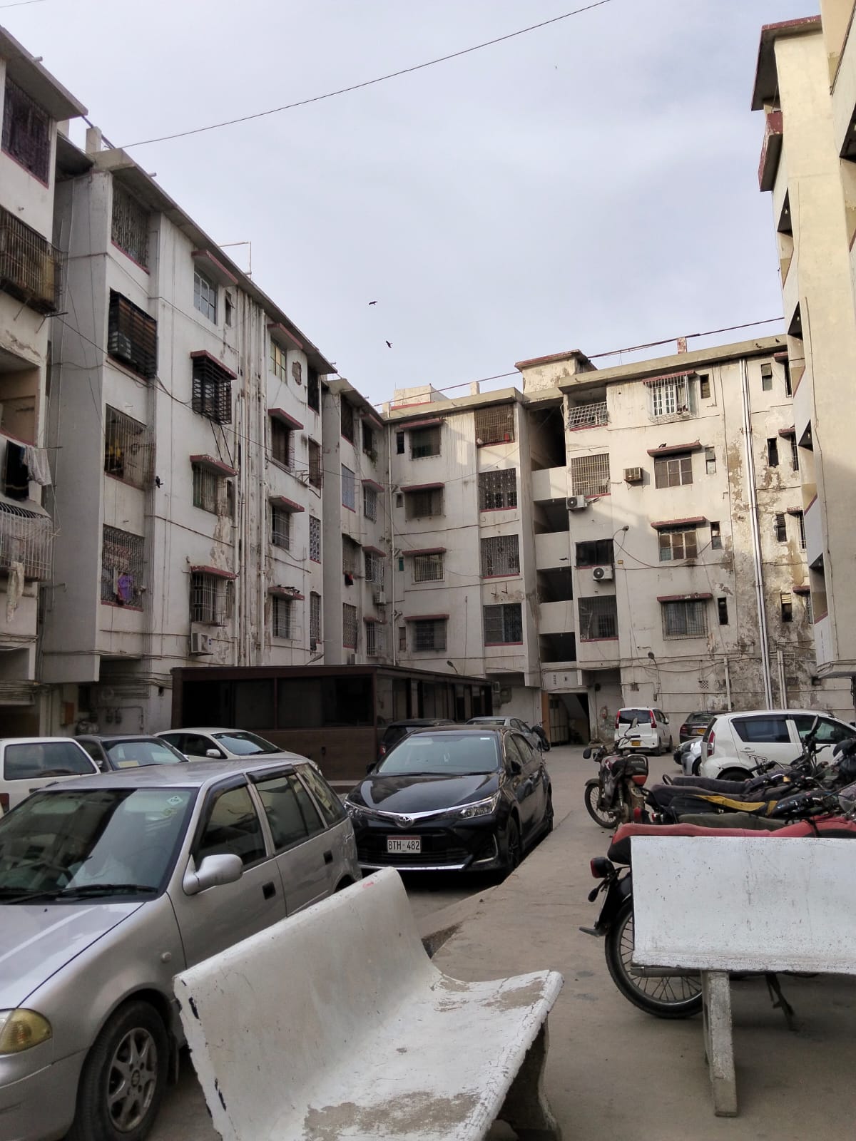 Gulshan-e-Iqbal Block-7 Allah Noor Apartment