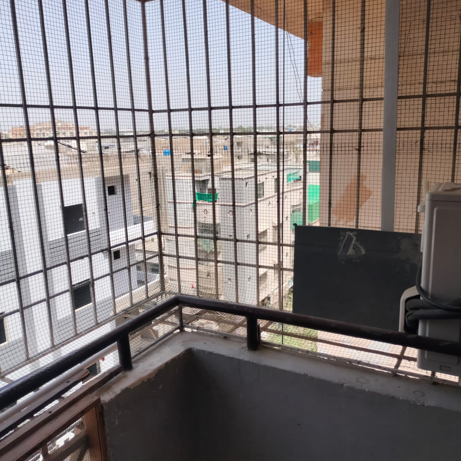 3 bad DD 1200 Squire Yards Boundary wall 5th floor Scheme 33